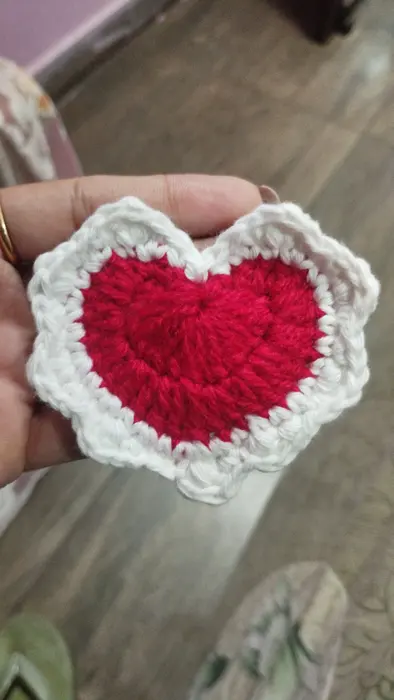 Handmade crochet heart coaster in red & white