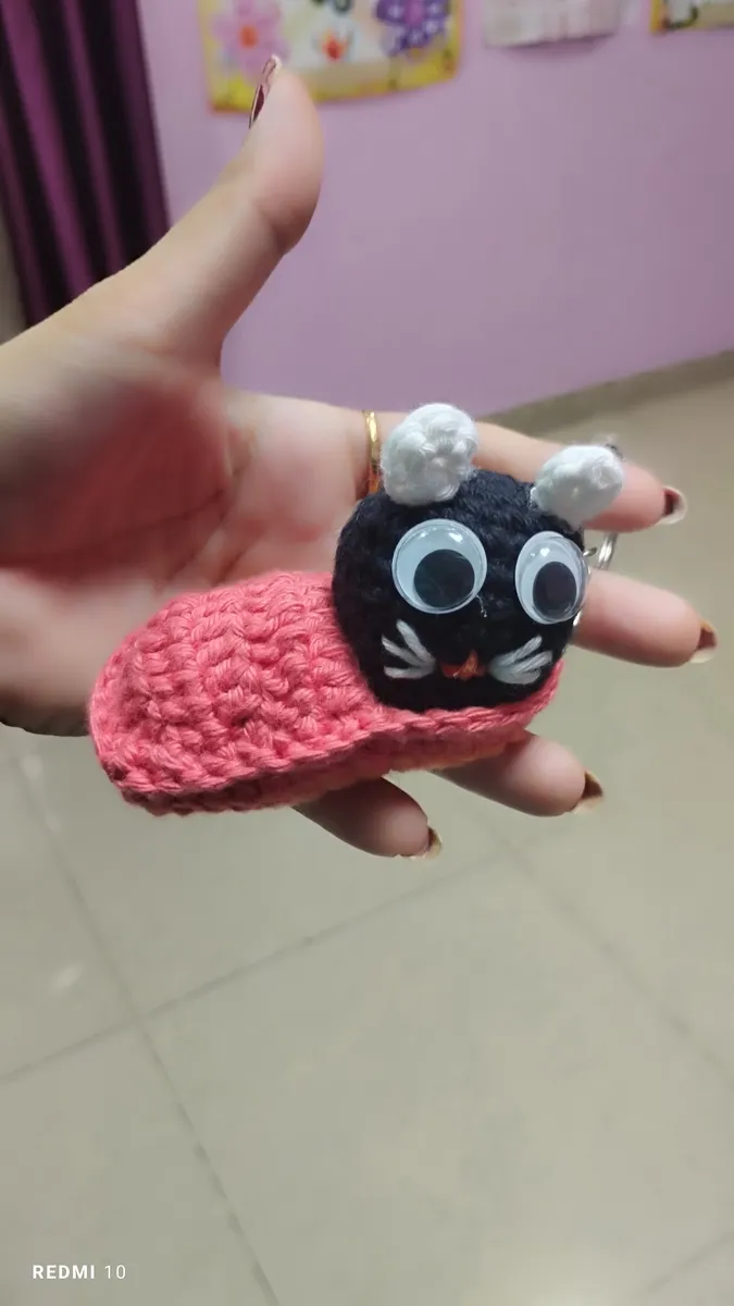 Handmade crochet black cat charm in black & pink
