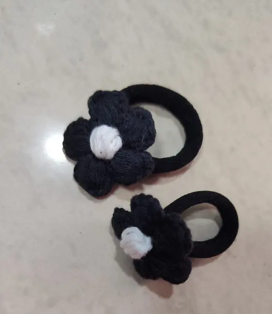 Handmade crochet flower hair ties in black & white