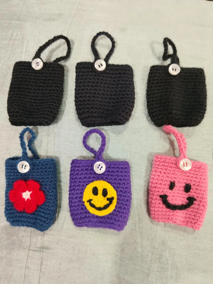 Handmade crochet mini pouches in multicolour