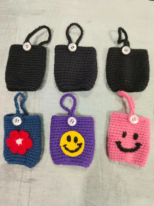 Handmade crochet mini pouches in multicolour